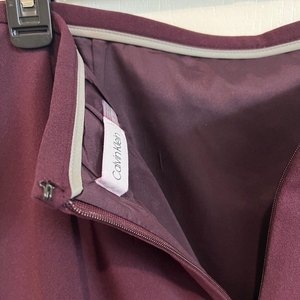 Calvin Klein Pencil Skirt Size 2 in Deep Purple Business/Professional Style - Picture 5 of 7